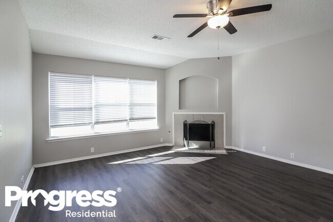 Building Photo - 822 Cascade Dr