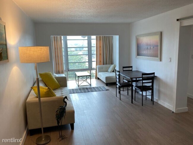 Building Photo - 2 br, 2 bath Condo - 100 Waverly way 403 U...