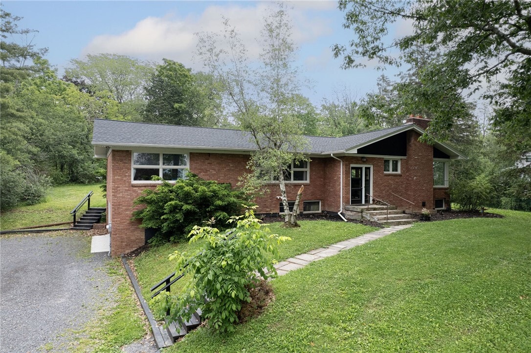 Primary Photo - 216 Berkshire Rd