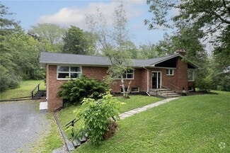 Building Photo - 216 Berkshire Rd
