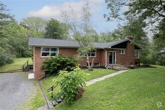 Building Photo - 216 Berkshire Rd