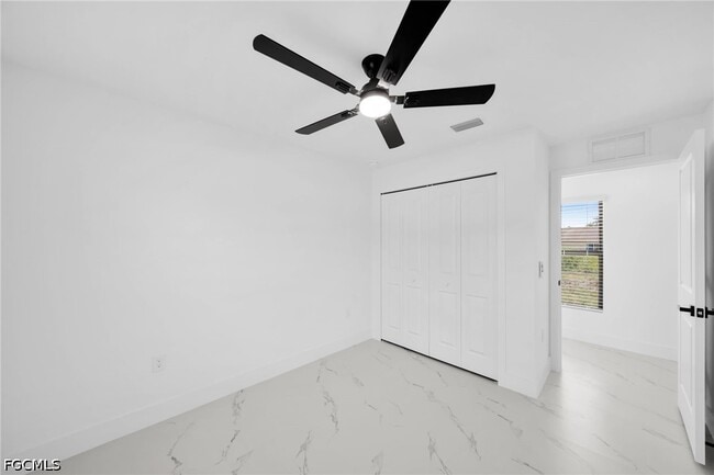 Building Photo - 4987 Fairway Ct