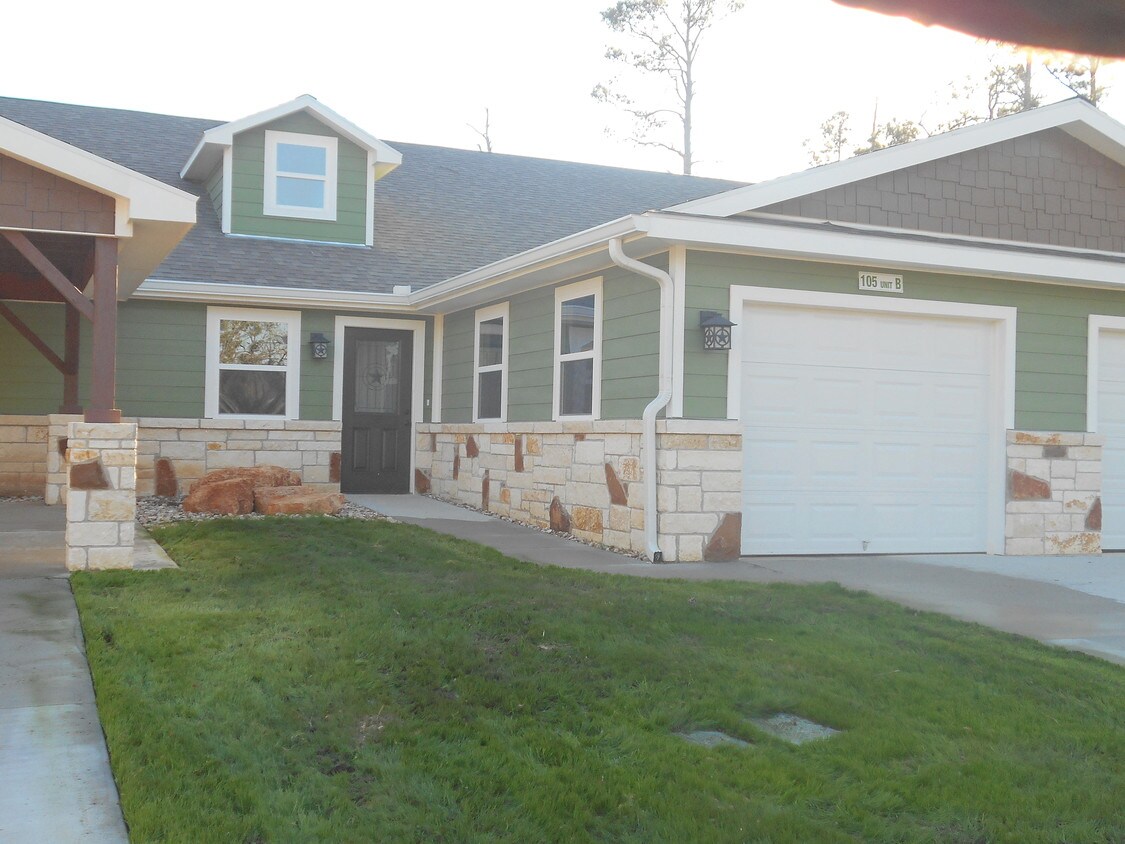 105 Kula Ct, Bastrop, TX 78602 Condo for Rent in Bastrop, TX