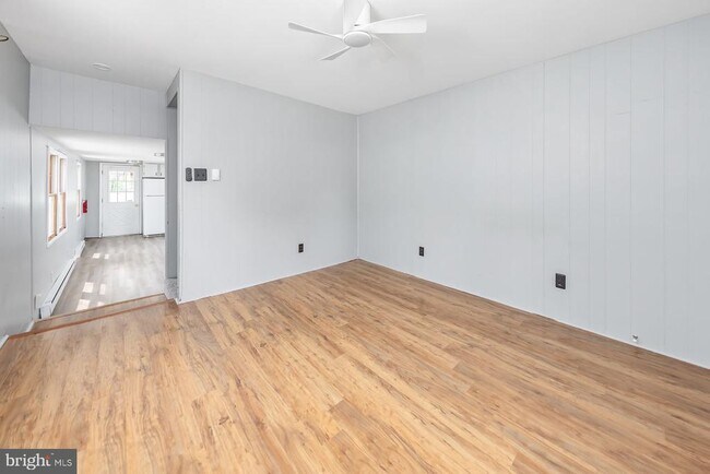 Foto del edificio - 114 E Millbrooke Ave