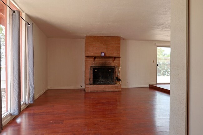 Foto del edificio - 618 N Medford Dr