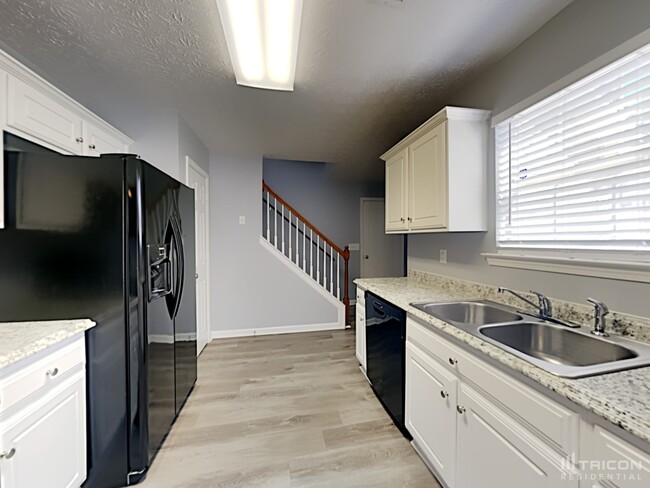 Building Photo - 1000 Borrington Ln