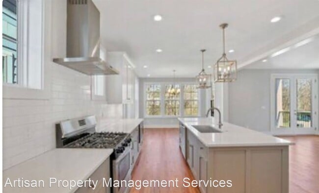 Building Photo - 3 br, 2.5 bath House - 1906 B Hutton Dr.