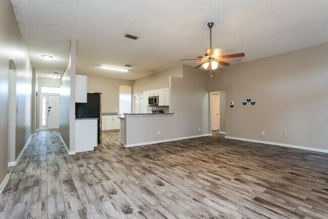 Building Photo - 3476 Shelley Dr