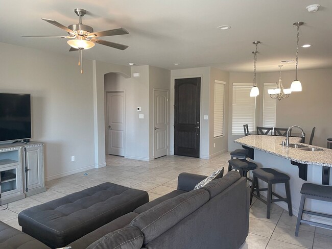 Building Photo - 3 BEDROOM HOME IN YUMA EAST!