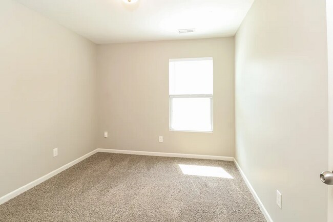 Foto del edificio - 813 Georgia Oak Ln