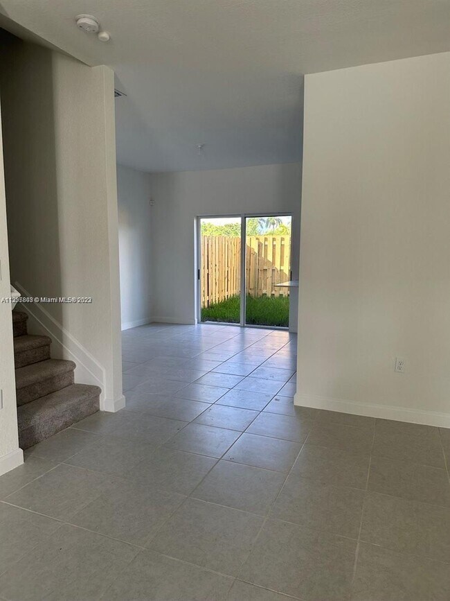Foto del edificio - 2667 SE 10th St