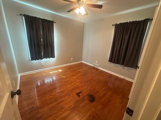 Foto del edificio - 1821 SW Moundview Dr