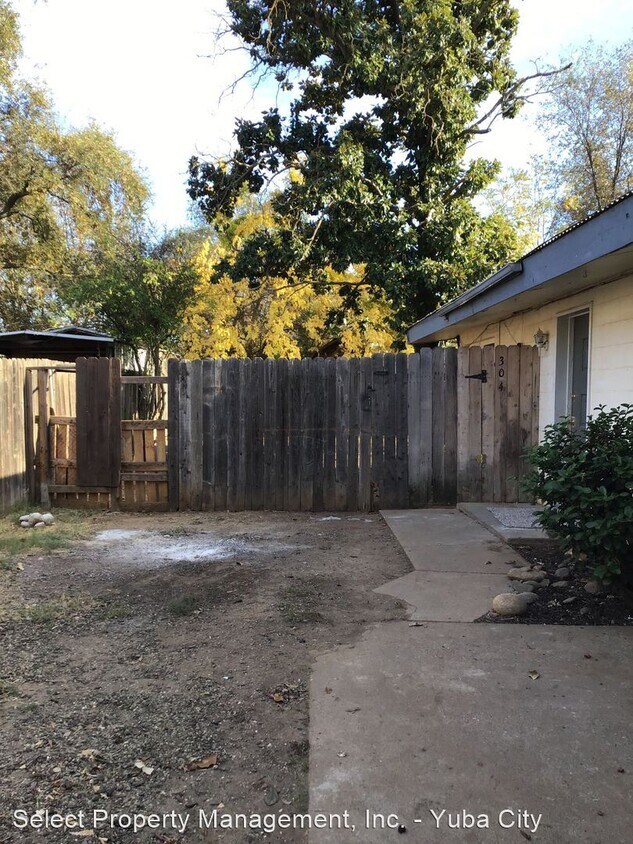 Primary Photo - 2 br, 1 bath House - 304 4th St.