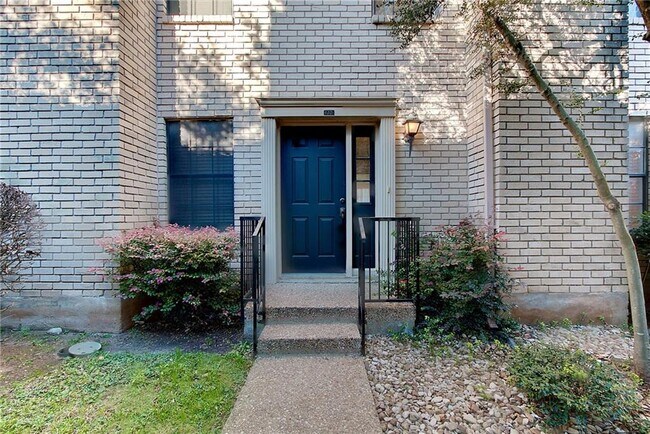 Building Photo - 8400 Jamestown Dr