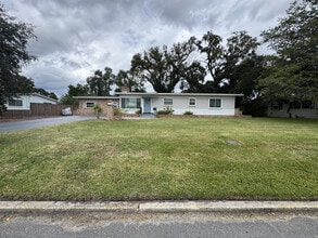 Building Photo - 216 Rippling Ln