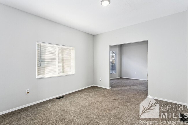 Building Photo - Single Family Home in Central Wichita