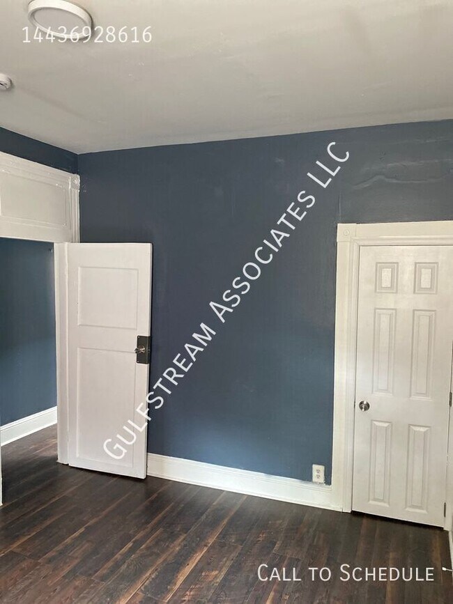 Building Photo - 204 N Monroe St