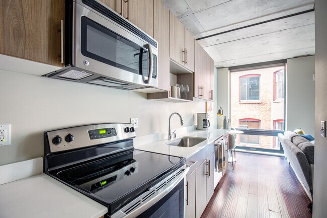 Foto del edificio - 1900 1st Ave