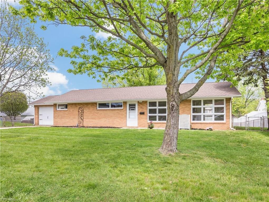 831 6th St NE, North Canton, OH 44720 House for Rent in North Canton