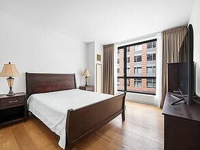 Building Photo - 540 W 28th St