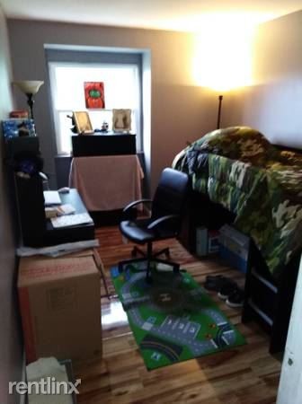 Building Photo - 3 br, 1.5 bath House - 111 Chrystal Dr
