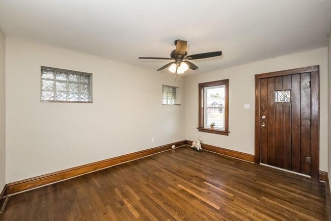 Building Photo - 5336 Chippewa St