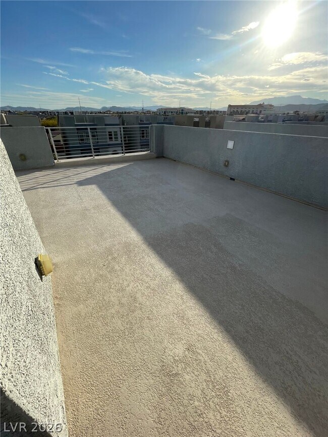 Foto del edificio - 8048 Haywood Estate Ave