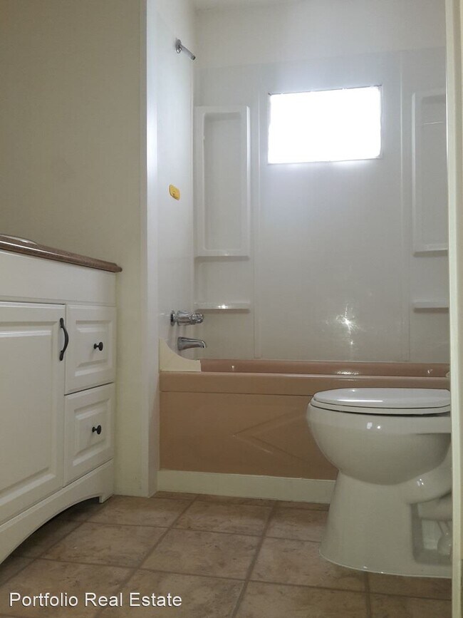 Building Photo - 3 br, 2 bath House - 21855 NE Section Pl
