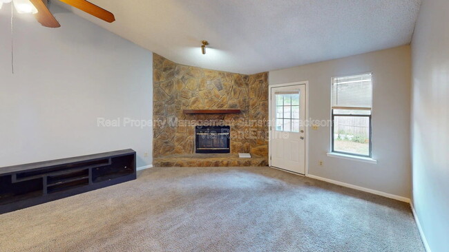 Building Photo - 11256 Windtree Dr E