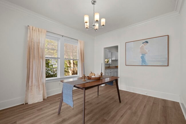 Photo - 2629 E Houston St House