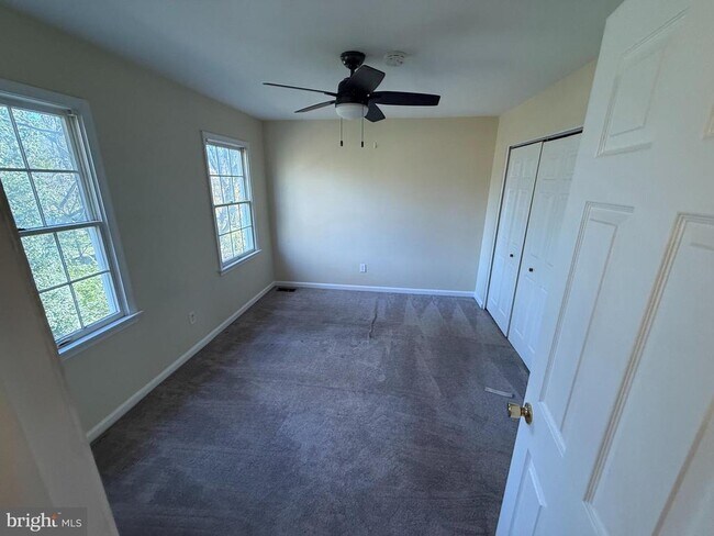 Foto del edificio - 23 Mudfort Dr