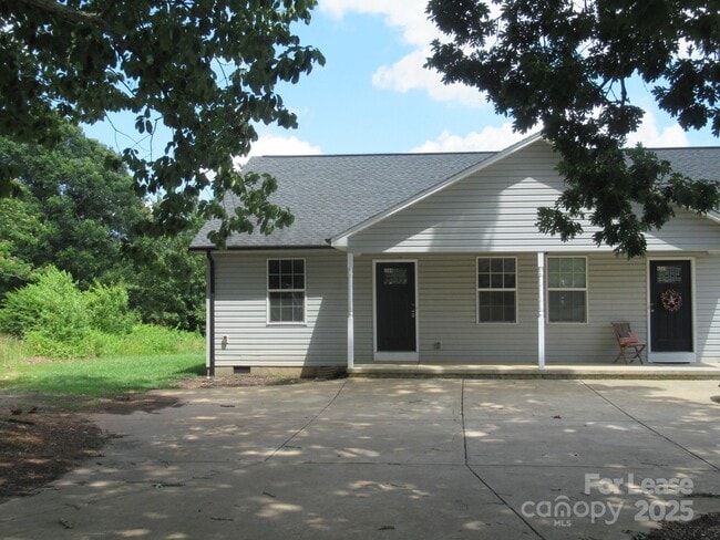 Building Photo - 4584 Maiden Hwy