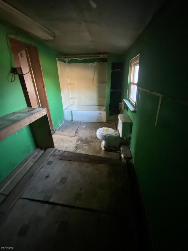 Foto del edificio - 4 br, 1 bath House - 5703 Lee Highway