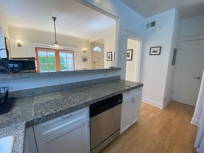 Building Photo - Advent - SHORT TERM FURNISHED RENTAL North...