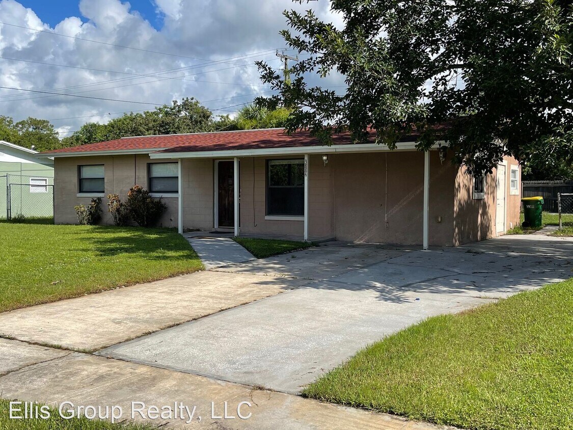 Foto principal - 3 br, 1 bath House - 3884 Kennedy Cir.