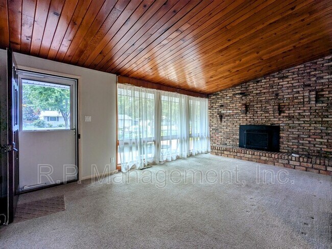 Foto del edificio - 3030 Asbury St