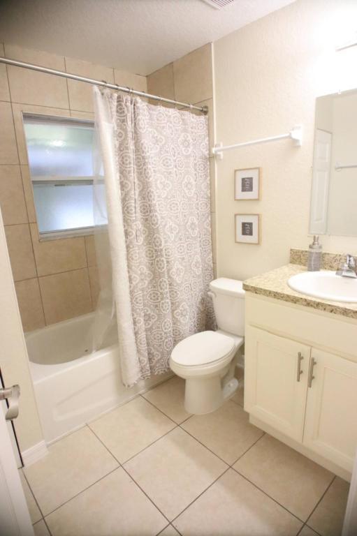 Foto del edificio - 826 N Lincoln Ave