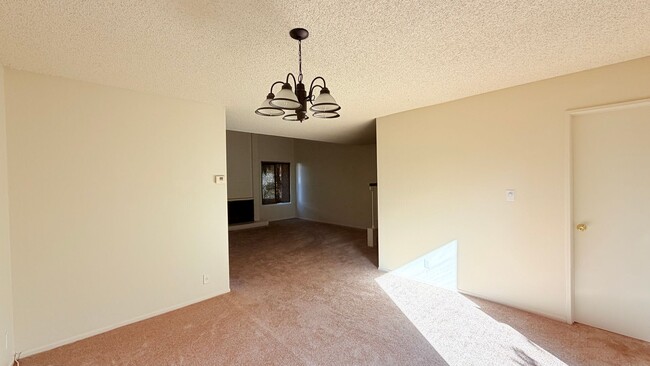 Building Photo - 1092 Melrose Ave