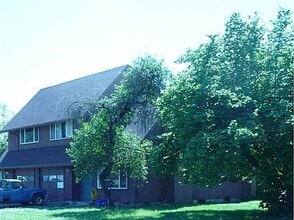 Building Photo - 666-668 N 52nd Pl