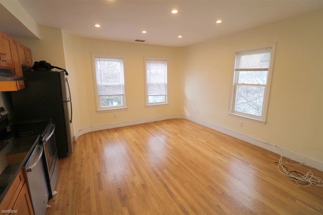 Building Photo - 2 br, 1 bath  - 149 Franklin St Apt 3F