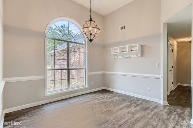 Foto del edificio - 3 br, 2 bath House - 1207 Maplewood Circle...