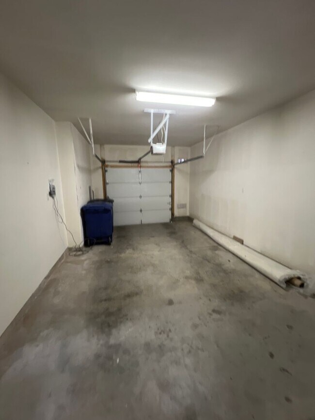 Foto del edificio - Desert Ridge 2/BD 2.5/BA 1/CG 1500/sf Townhouse