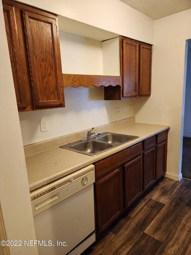 Building Photo - 473 Bentwood Ln