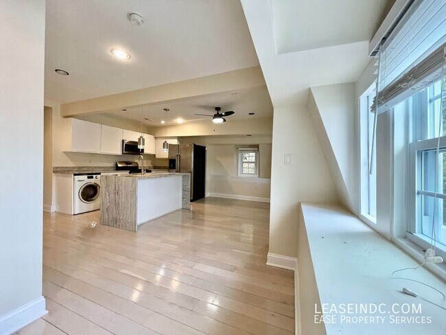 Foto del edificio - 3646 New Hampshire Ave NW