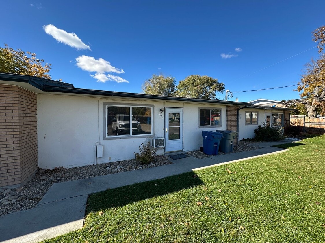 Foto principal - 903 W Delaware Ave