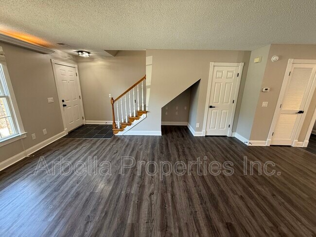 Foto del edificio - 1735 Blakewood Ct