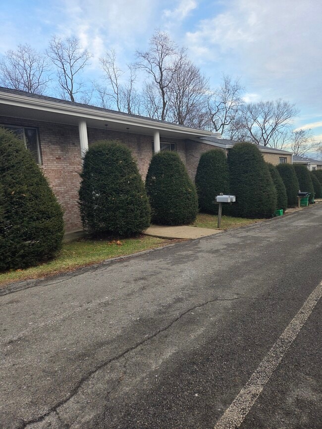 Building Photo - 524 Mercer Rd