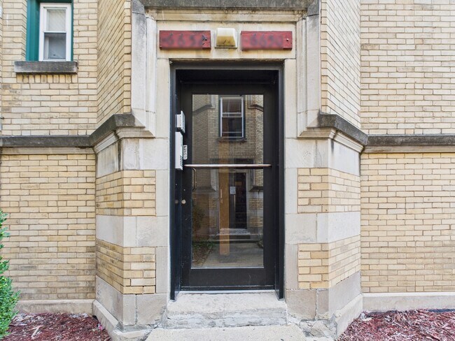 Foto del edificio - 6652 S University Ave