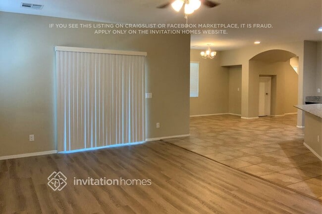 Building Photo - 1290 E Palomino Way