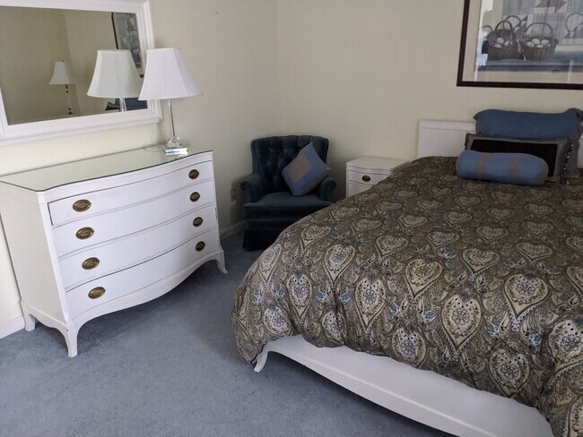 1 Bedroom - 49 Knollwood Rd